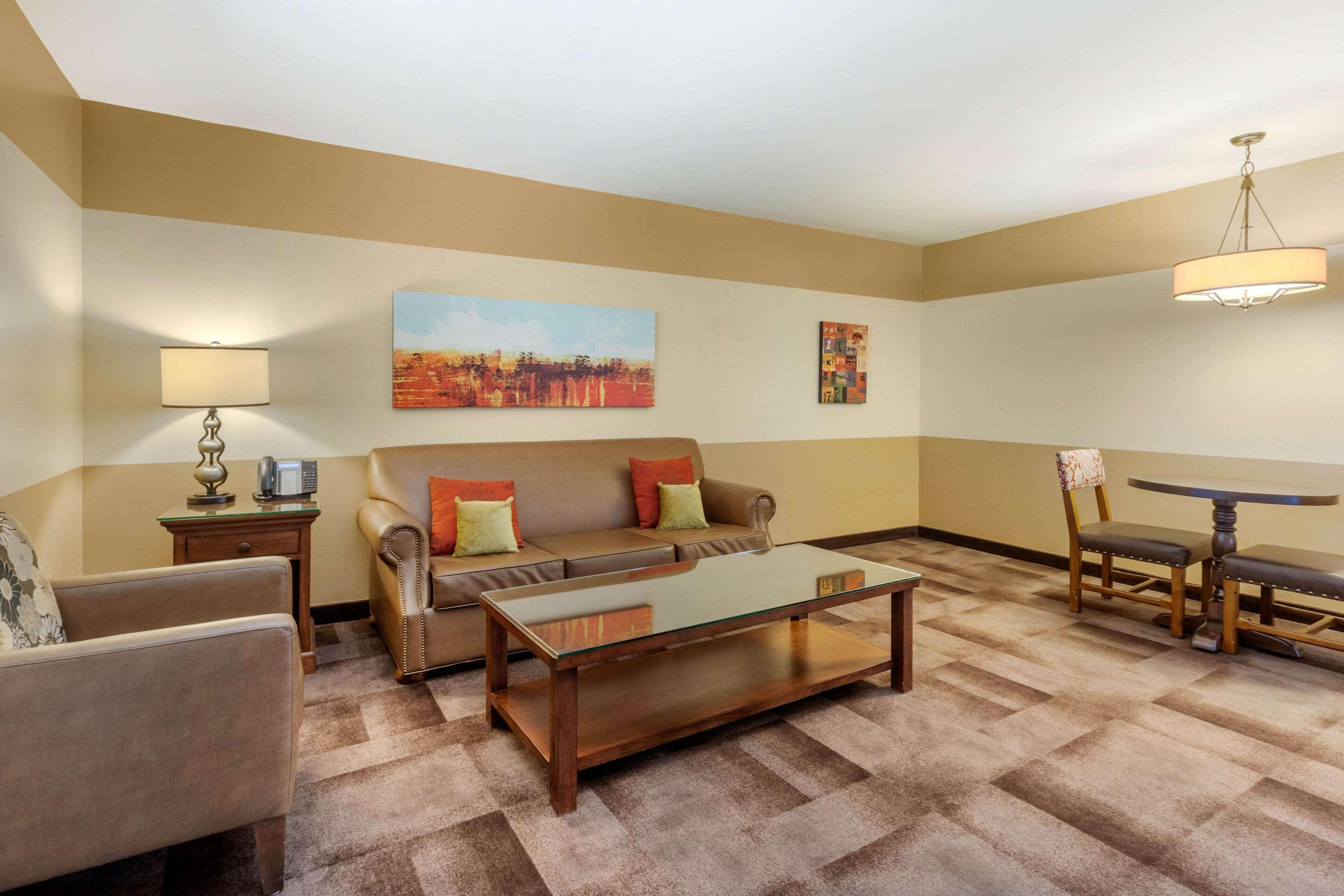 Carlton Oaks Lodge, Ascend Hotel Collection Santee Eksteriør billede