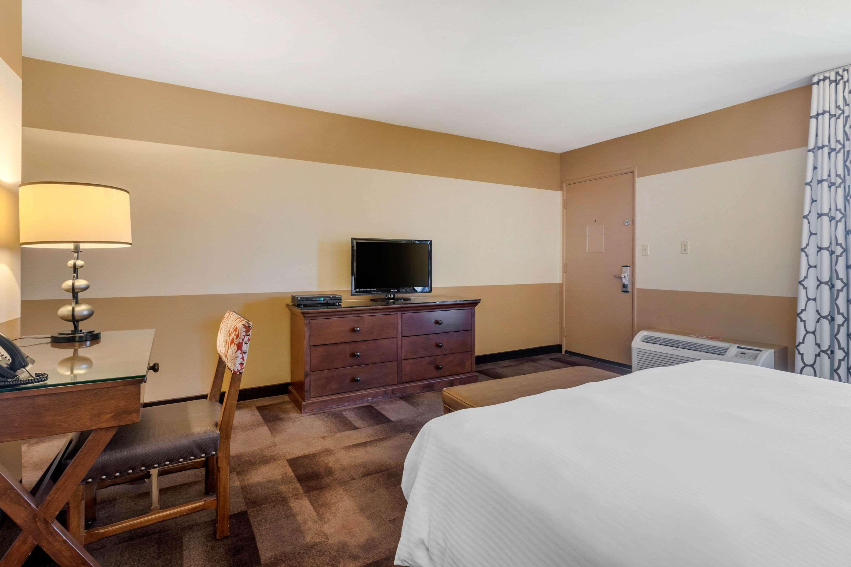 Carlton Oaks Lodge, Ascend Hotel Collection Santee Eksteriør billede